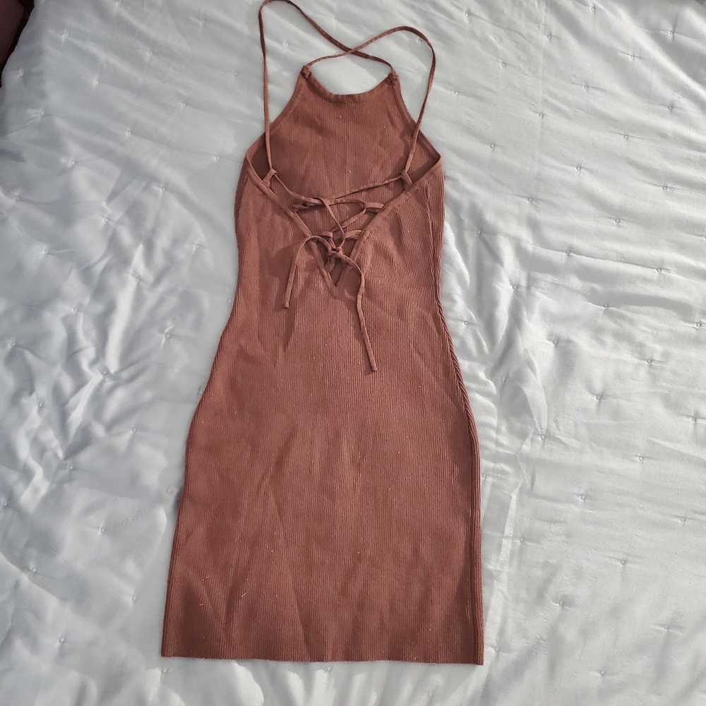 Halter Low Back Strappy Ribbed Dress In Redwood Taupe
